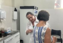 Photo of Secretaria de Saúde de Guaraçaí vacina mais de 150 contra gripe no 1º dia 